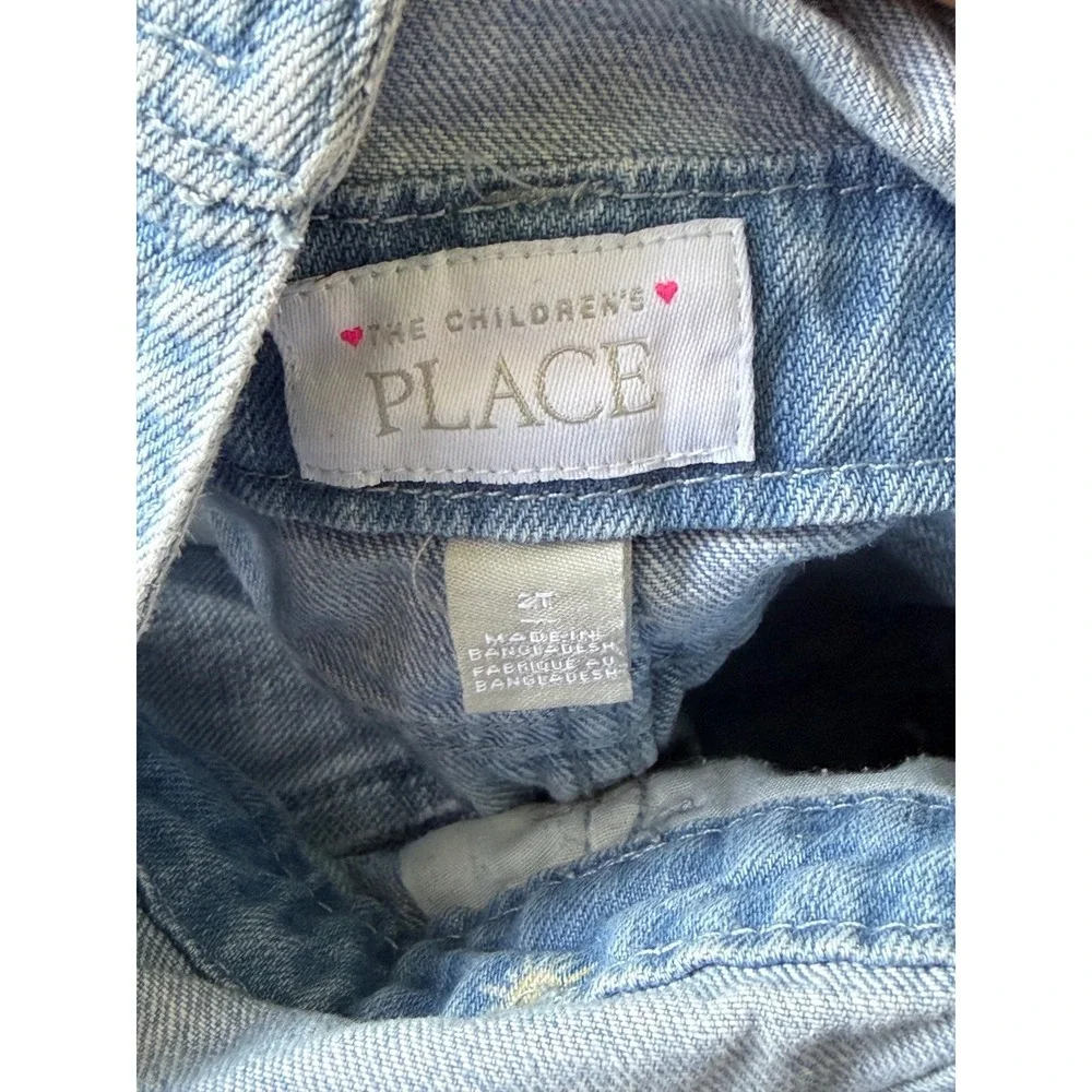 The Childrens Place Girls 2T Denim Shortalls Light Wash Sun Embroidered Frayed
